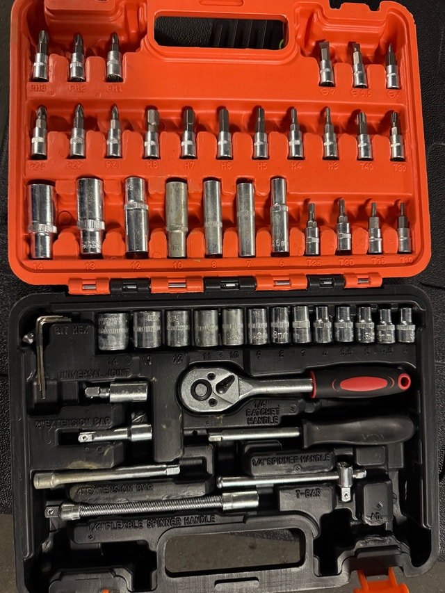 53-Piece Tool Set