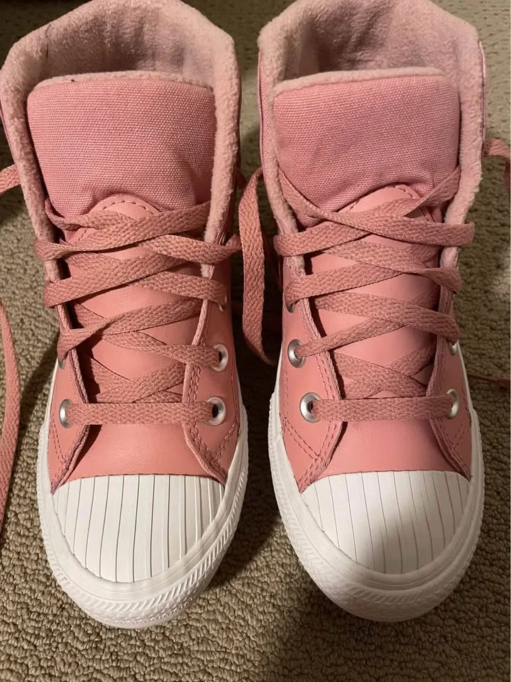 Kids NIB Size 2 fleece-lined leather Converse Berkshire boots image indicator(2)