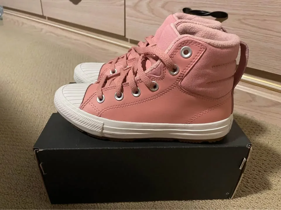 Kids NIB Size 2 fleece-lined leather Converse Berkshire boots image indicator(3)