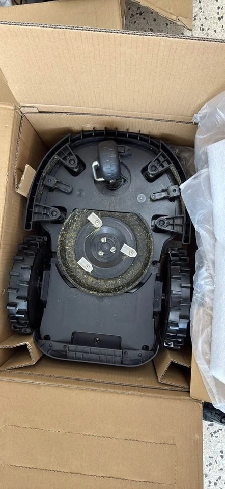 YARDCARE V100 Robot Lawn Mower - photo 2