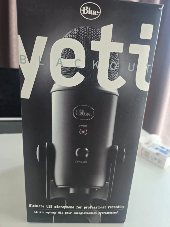 Blue Yeti USB Microphone (Blackout Edition) – Complete in Box - photo 2