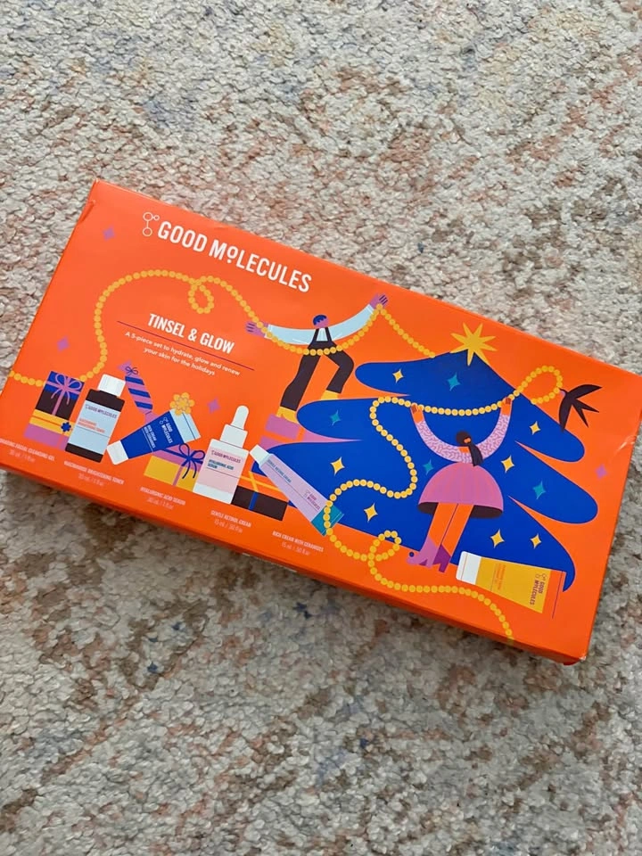 New Good Molecules Tinsel & Glow 5-Piece Skin Care Set