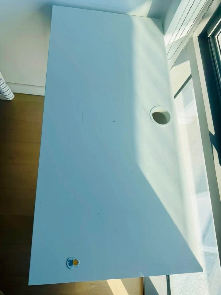 IKEA MICKE White Desk – Like New | Home Office / Study Desk - photo 2