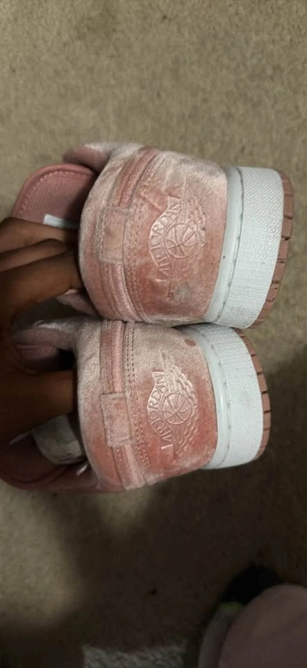 Jordan Air Jordan 1 Mid Pink Velvet (size 9) - photo 3