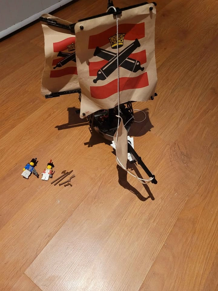 RARE 1992 LEGO 6271 IMPERIAL FLAGSHIP 95% COMPLETE - photo 2