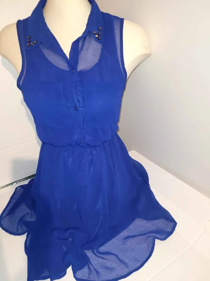 Elegant blue rockin-sheer dress with metal embellishments image indicator(3)