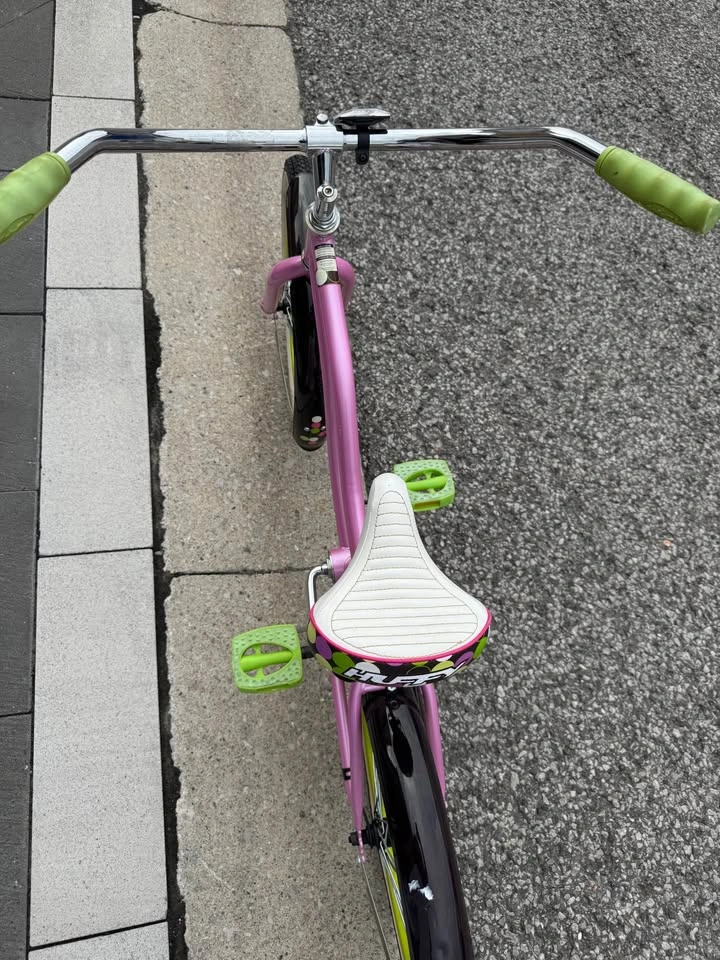 Huffy Cranbrook 20” Cruiser Bike – Pink & Green - photo 4