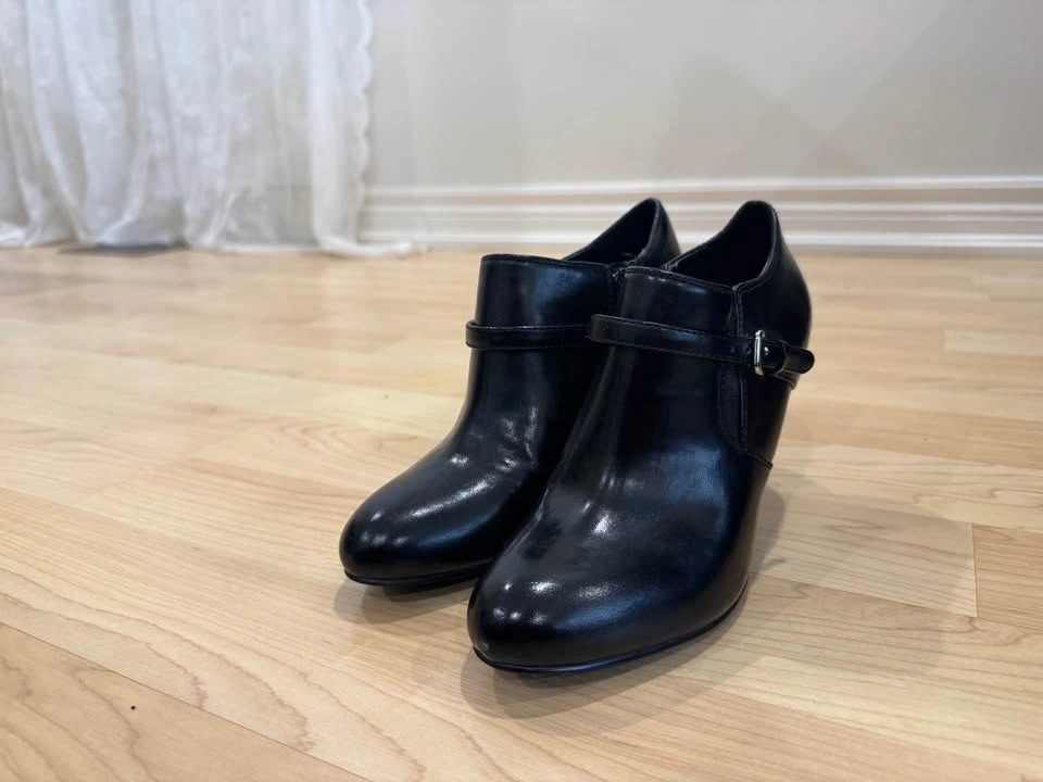 New West Black Leather Ankle Heeled Boots - photo 3