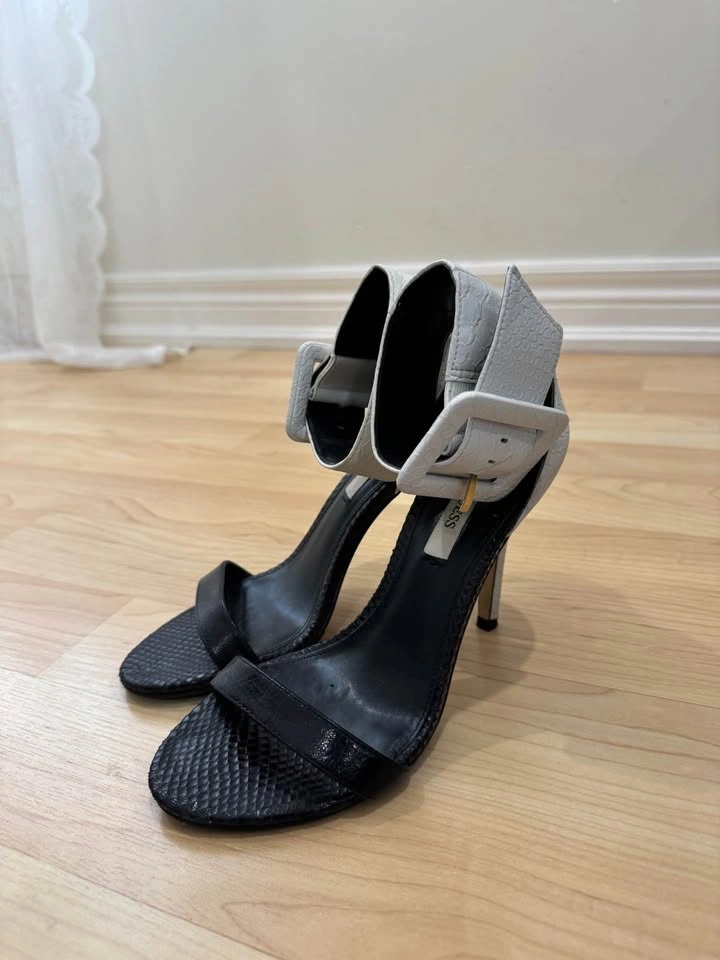 GUESS Black and White Strappy Heels - photo 4