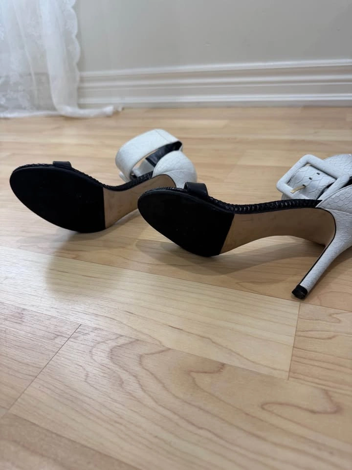 GUESS Black and White Strappy Heels - photo 5