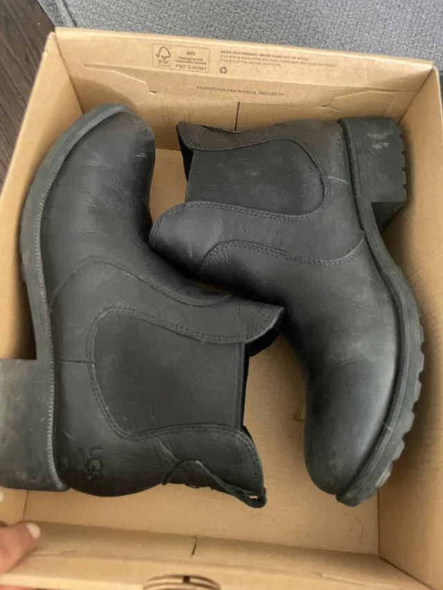 UGG WINTER Size 8 thumbnail