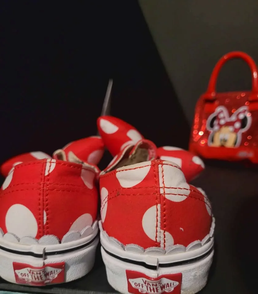 DISNEY DUO: Vans Minnie Mouse Bow shoes + Disney mini Purse image indicator(3)