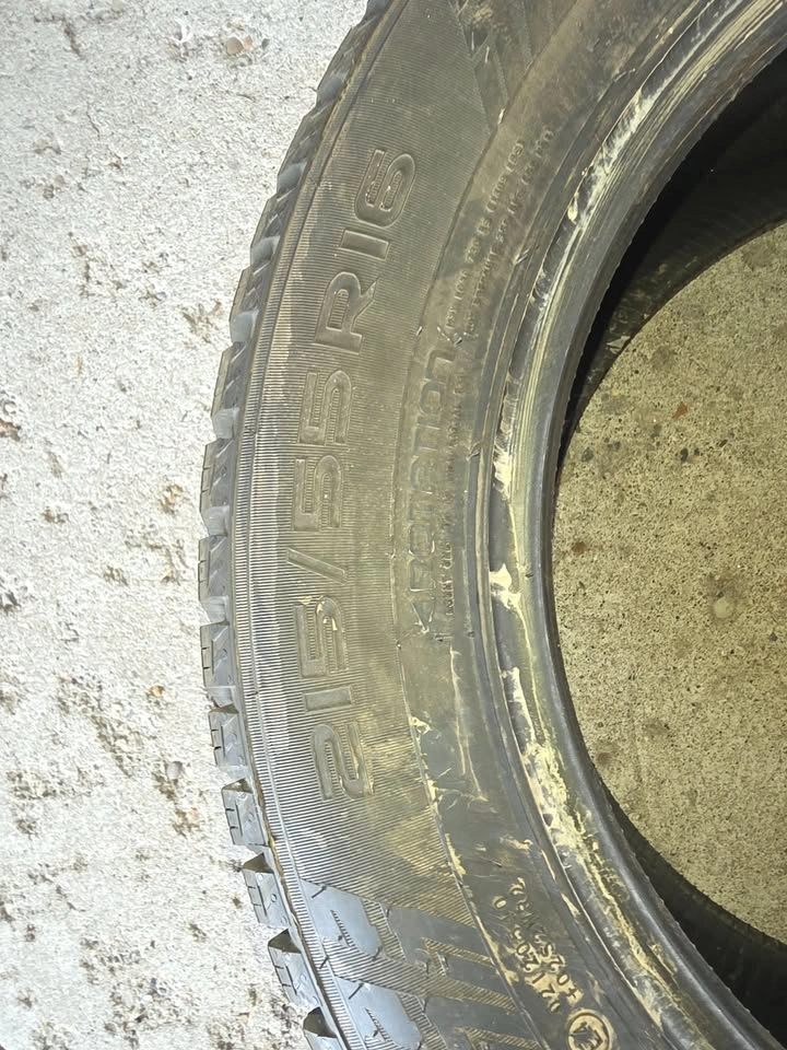 215/55R16 Nokian Hakkapeliitta R10 Winter Tires - photo 5
