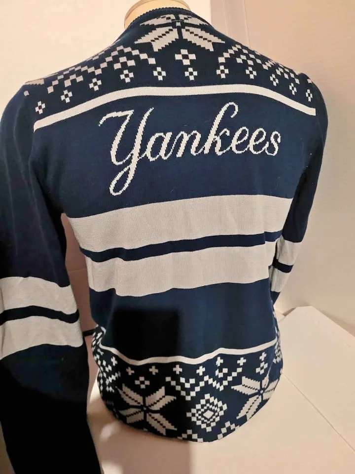 LED Light Up Yankees sweater size Small thumbnail