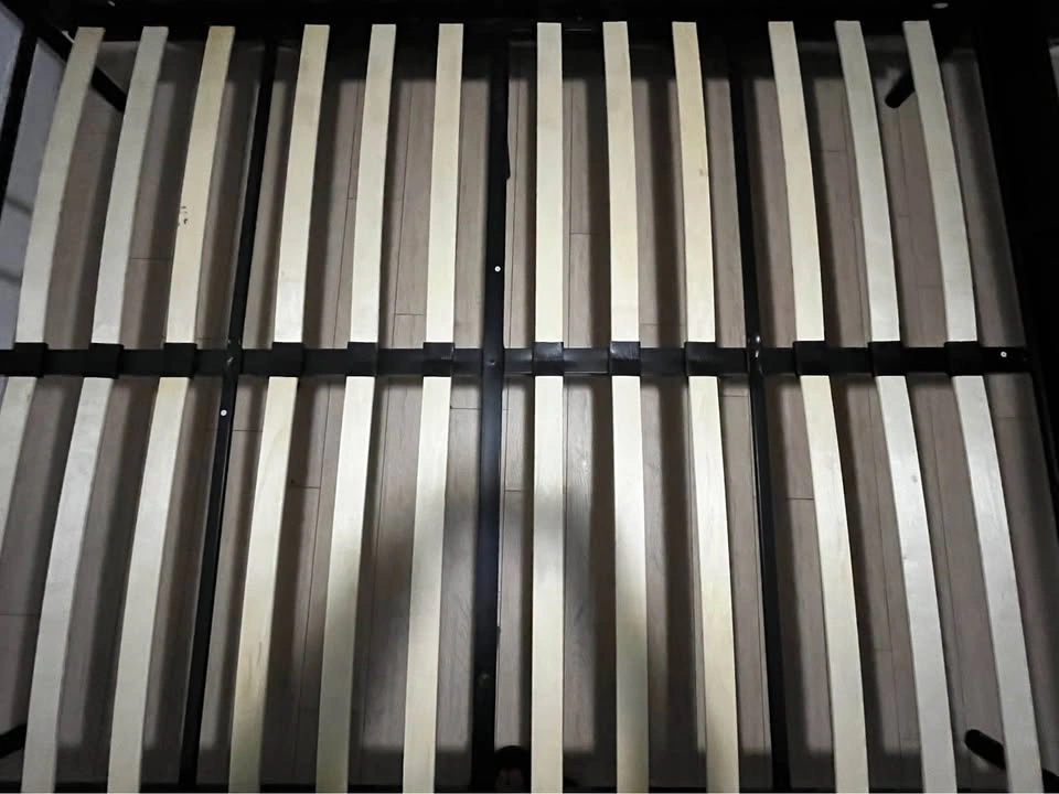Queen size VAASA metal bed frame - photo 3