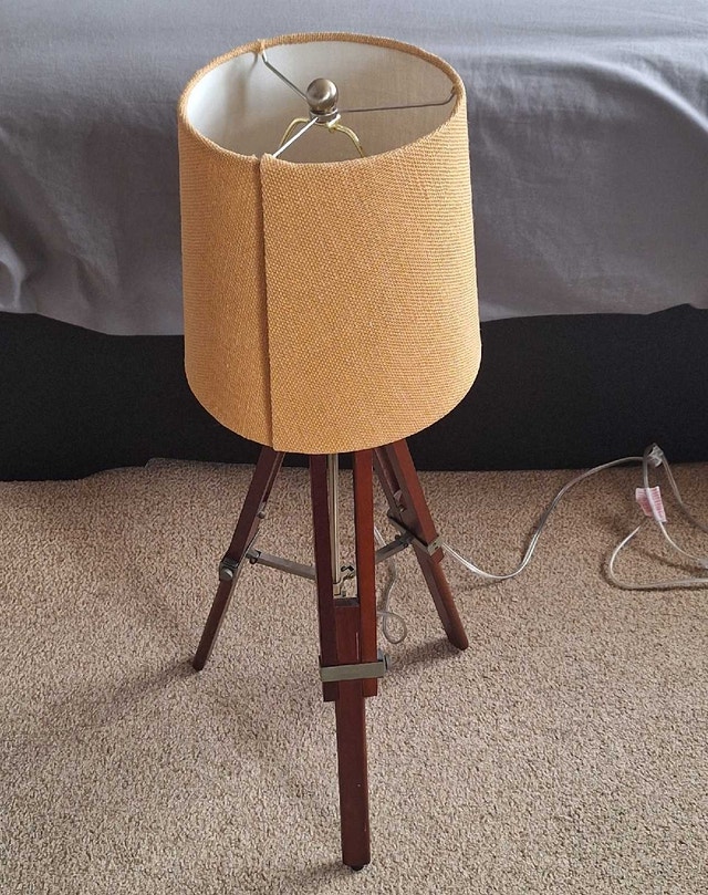 Extendable Tripod Lamp
