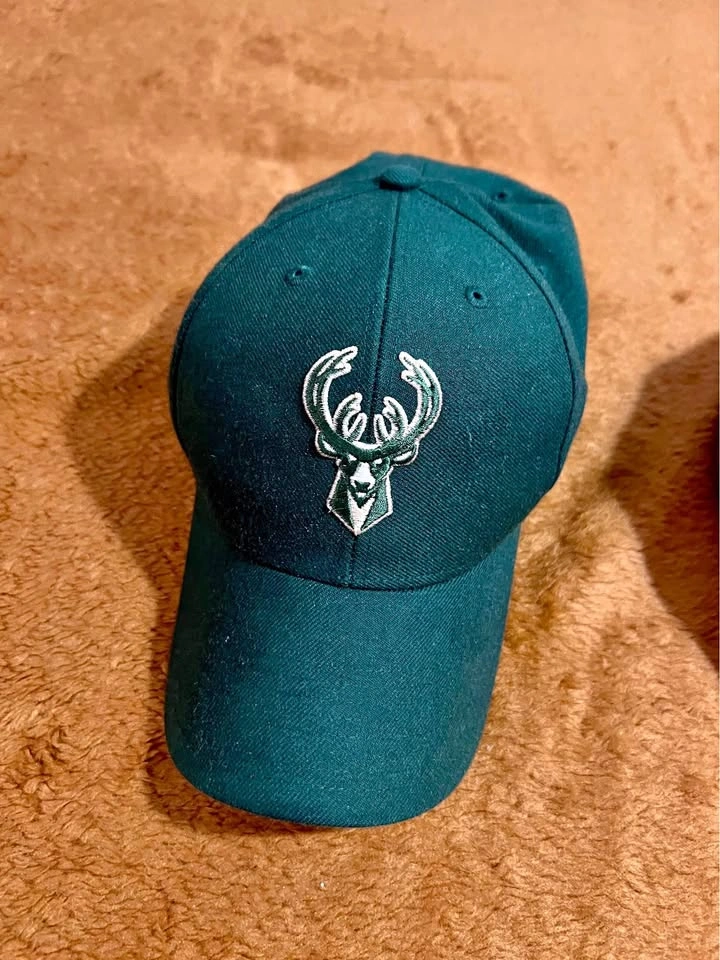 Milwaukee Bucks Cap – Dark Green (Excellent Condition)