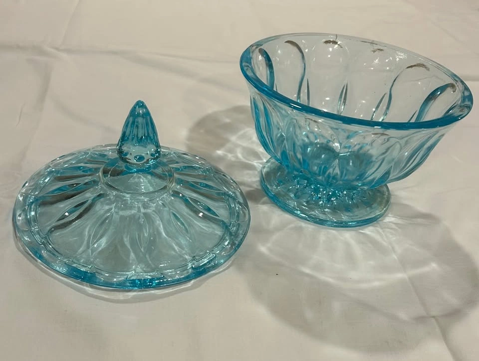 Anchor Hocking Fairfield Pattern Lidded Candy Dish - light blue - photo 4