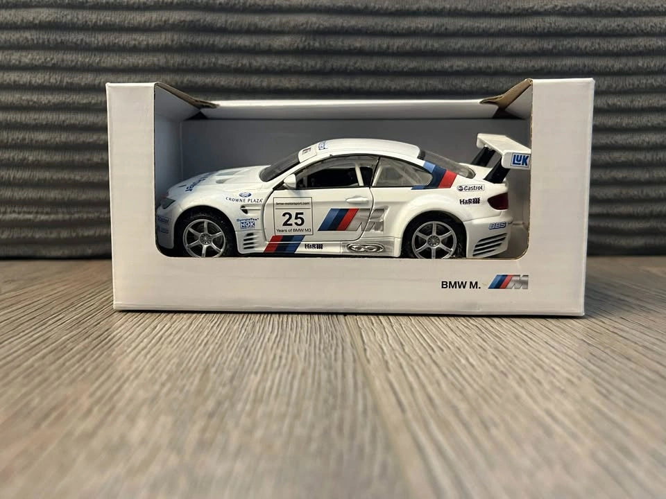 BMW M3 GT2 E92 Light & Sound Model – 1:32 - photo 3