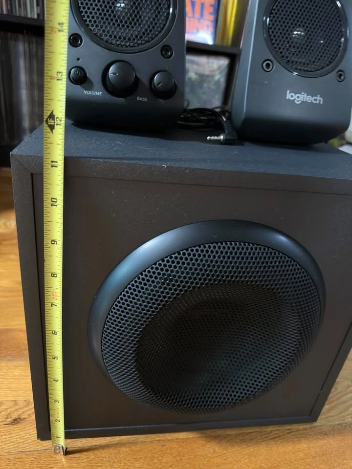 Logitech Z625 THX 2.1 Speaker System, Subwoofer + 2 Satellites - photo 3
