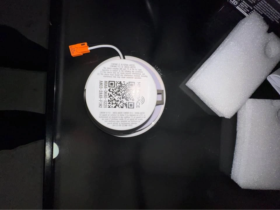 Smart LED bulb - photo 5