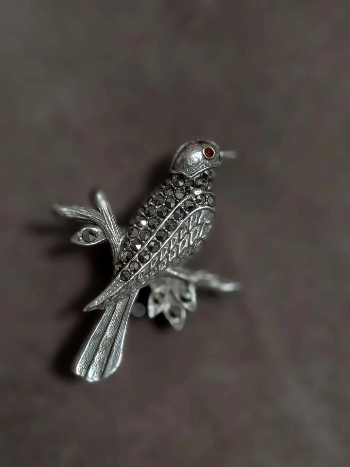 Vintage Bird Brooch with Red Eye - photo 2