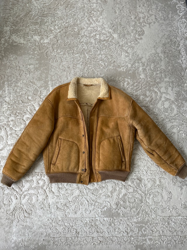 Vintage men’s suede shearling bomber jacket, Size M.