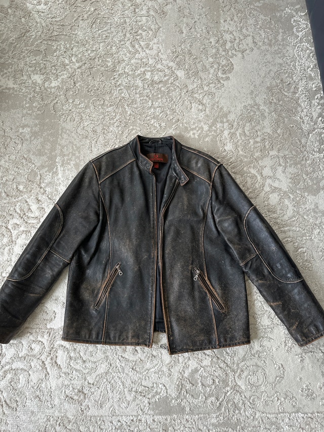 Vintage Danier distressed leather cafe-racer/moto jacket Size XL