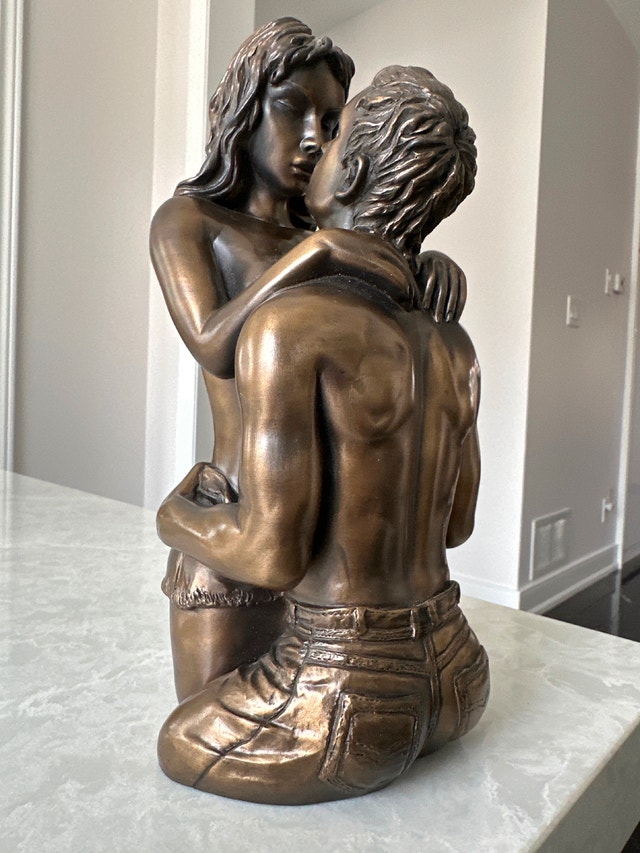 Veronese Design “The Lovers Embrace" romantic figurine - photo 4