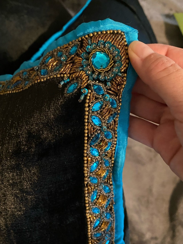 Velvet Decorative Pillows with Jewel Embellishments - photo 4