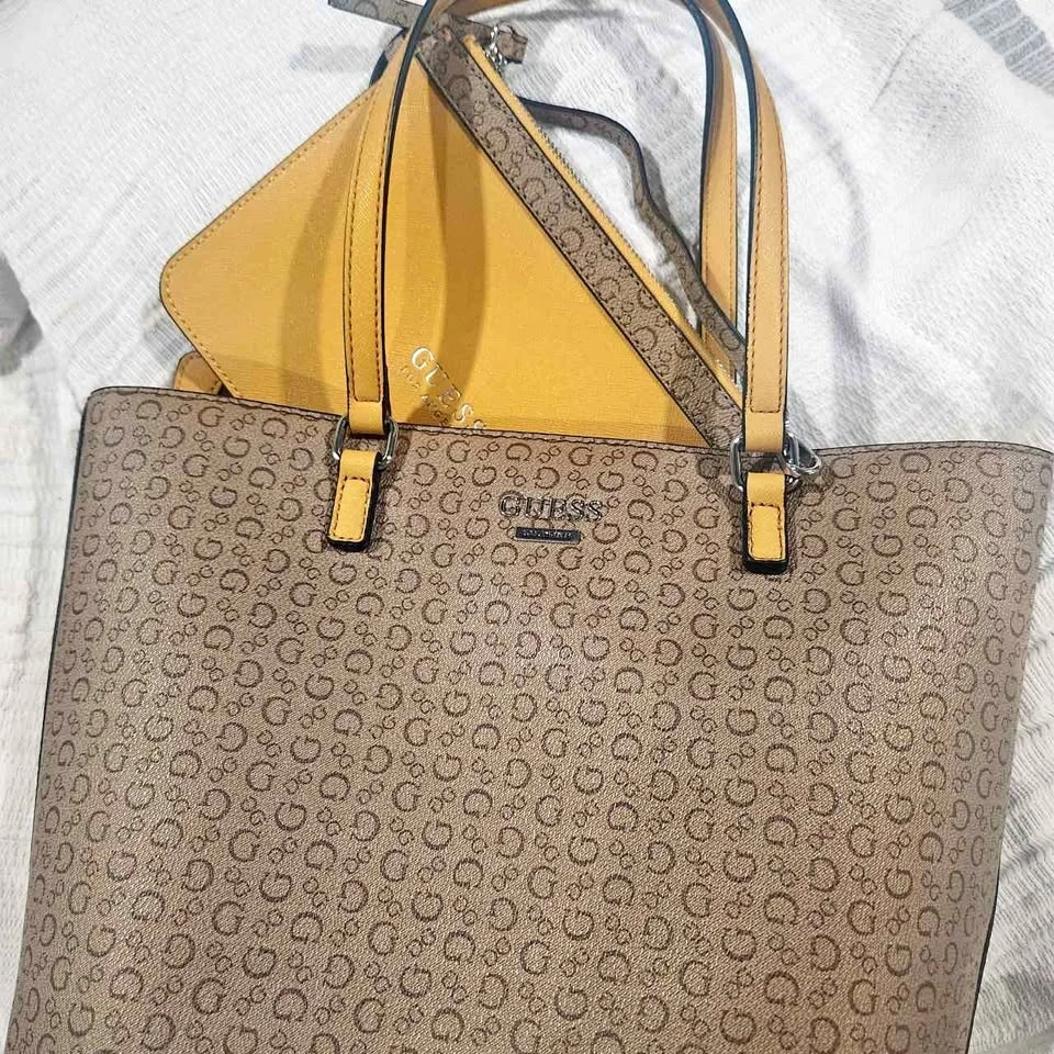 Brand new Guess Monogram Tote Bag set