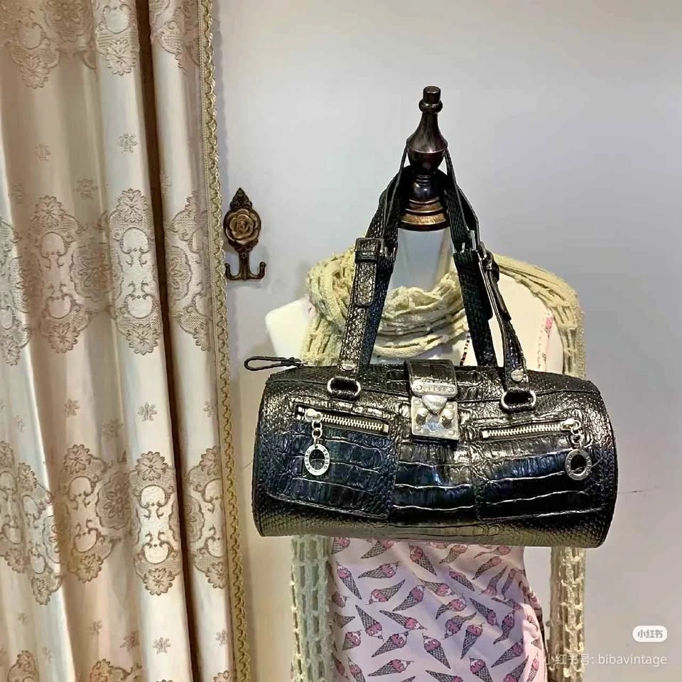 Y2K Guess Croc-Embossed Black Shoulder Bag