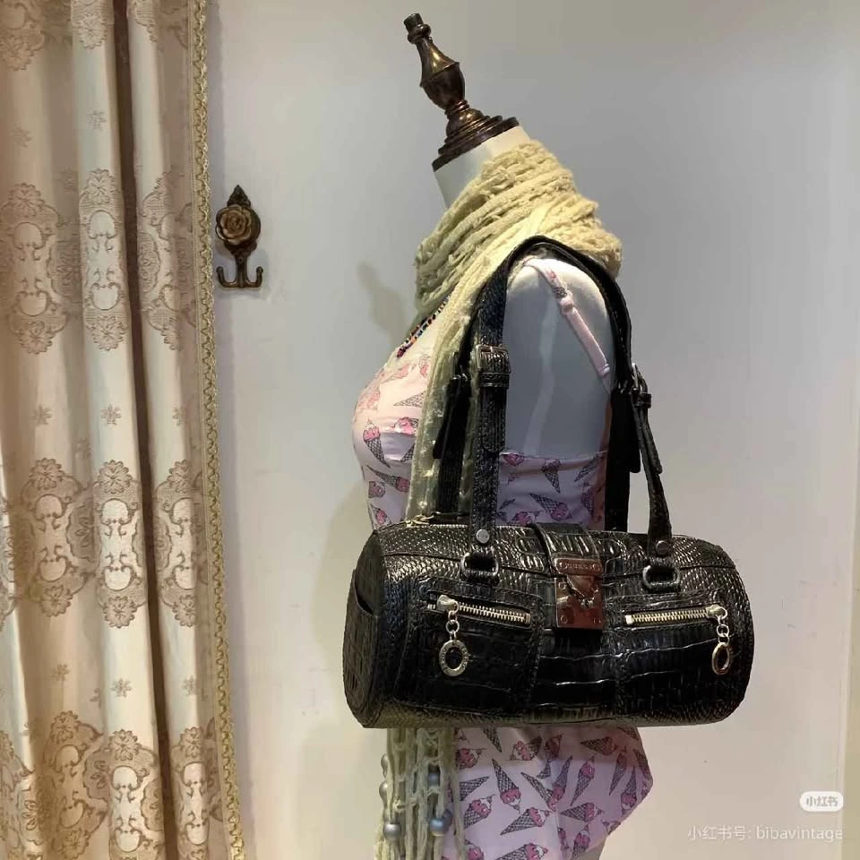 Y2K Guess Croc-Embossed Black Shoulder Bag - photo 2