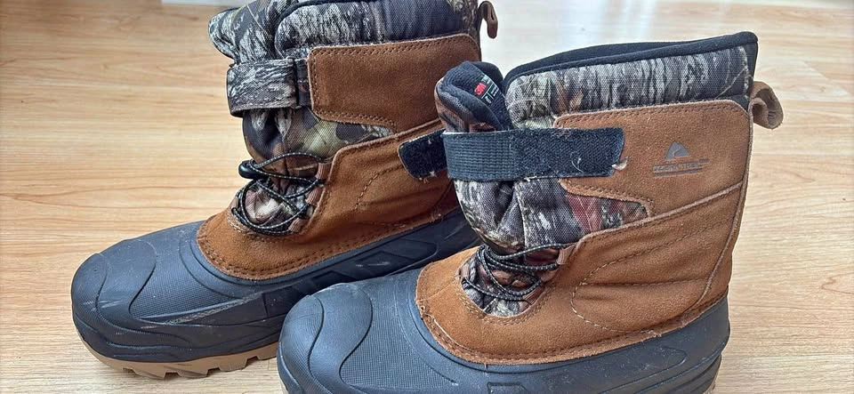Ozark Trail snow boot for man - size 10