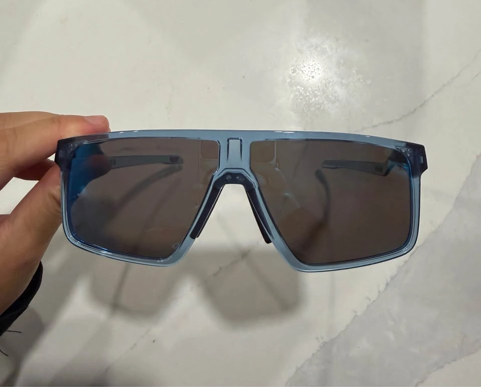 Oakley Helux Sunglasses - 100% Authentic - photo 3