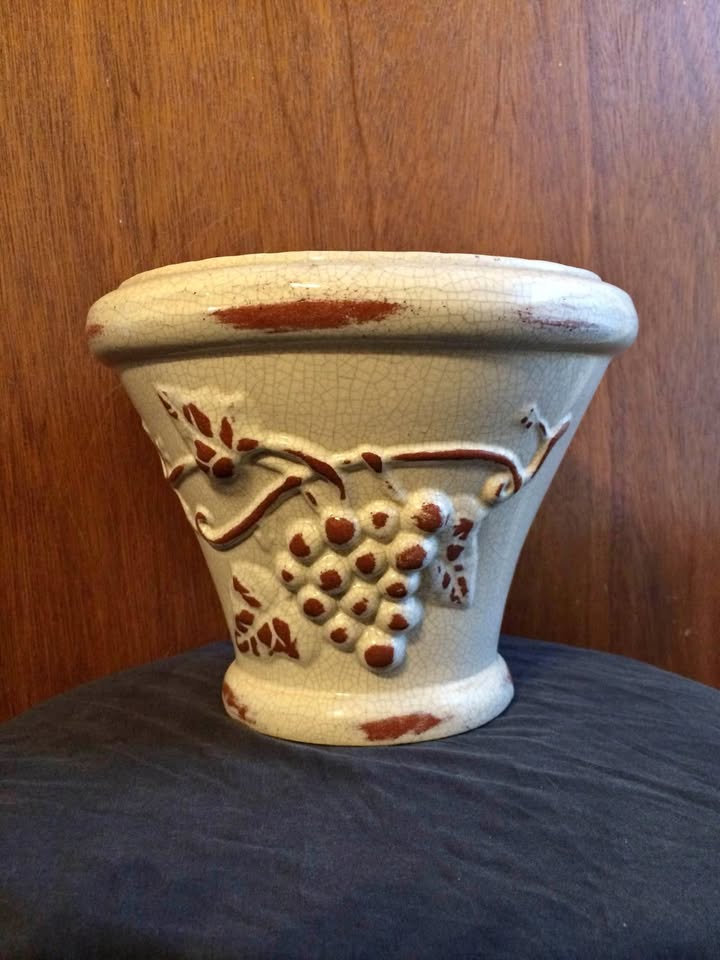 Glazed Grape Bunch Planter - 7 x 9
