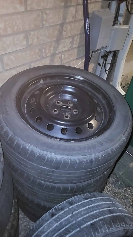 Michelin Primacy Tires 205/55R16 on Steel Rims - photo 2