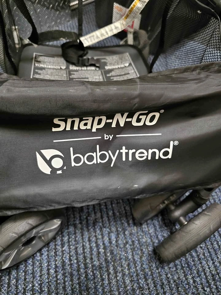 Baby Trend Snap-N-Go Universal Infant Car Seat Carrier