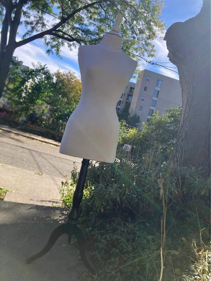 Women’s Dress Form / Clothing Display