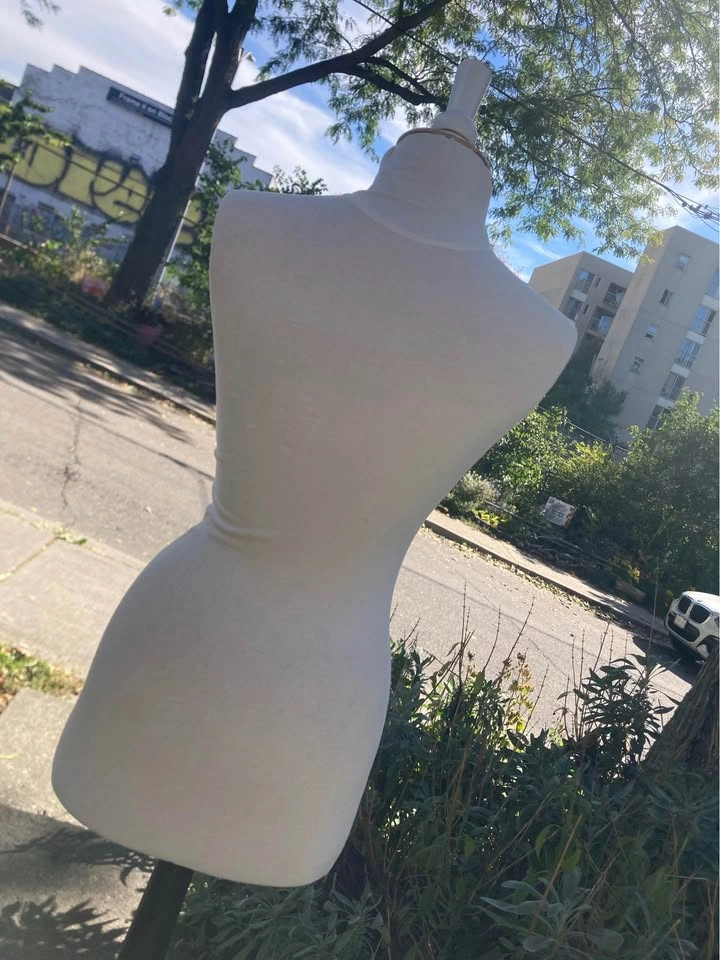 Women’s Dress Form / Clothing Display - photo 3
