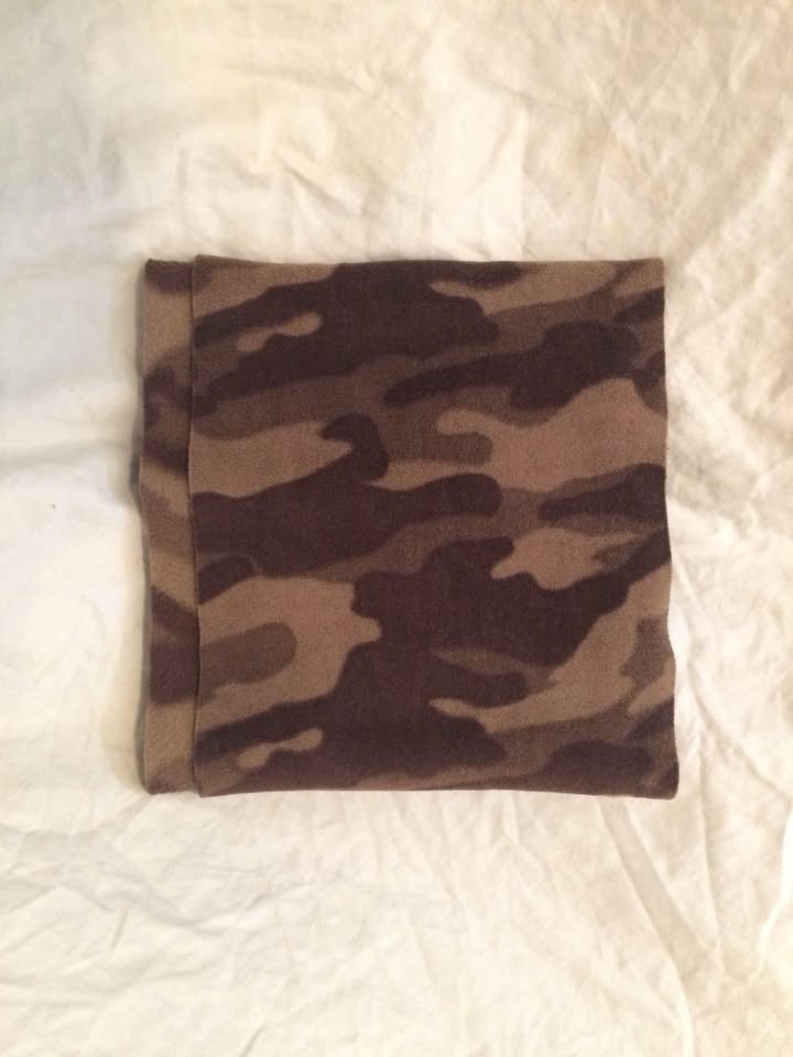 Old Navy Camo Scarf - 9 x 70 - Like New - photo 3