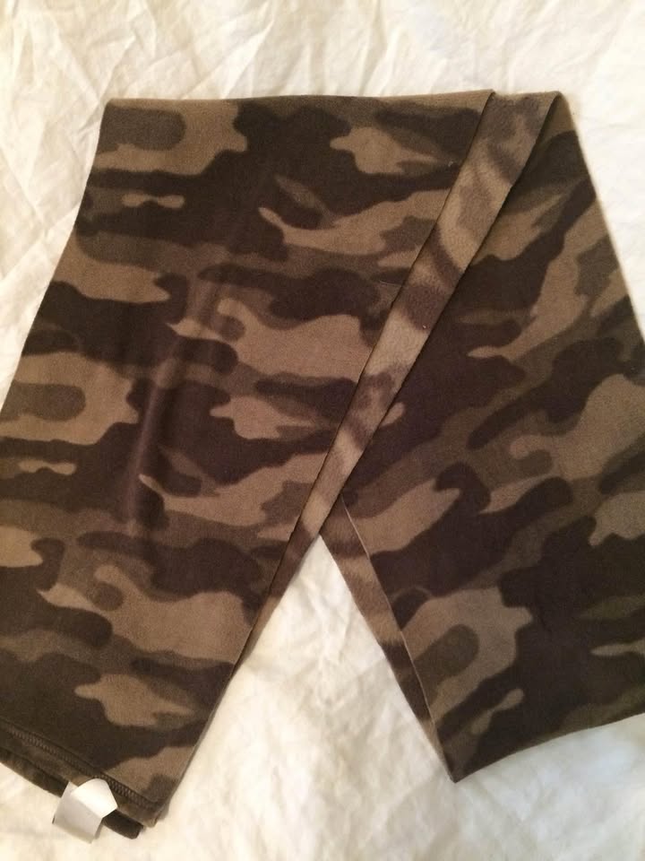 Old Navy Camo Scarf - 9 x 70 - Like New - photo 5