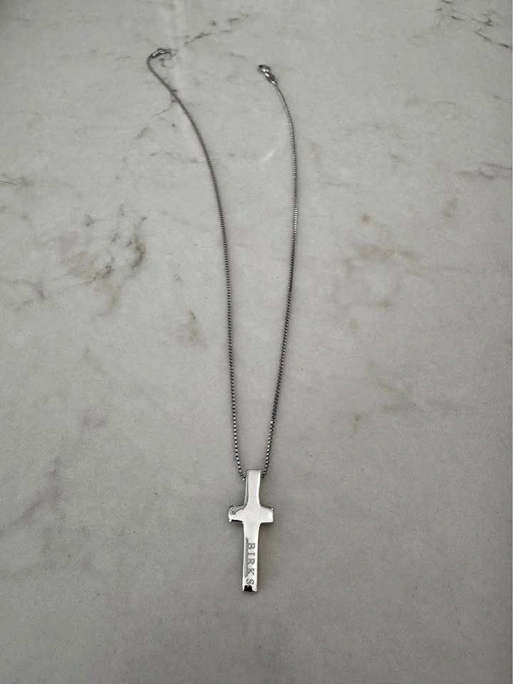 vintage Maison Birks silver cross necklace