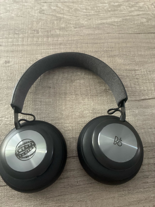 Bang & Olufsen Beoplay Portal Wireless Headphones - photo 2