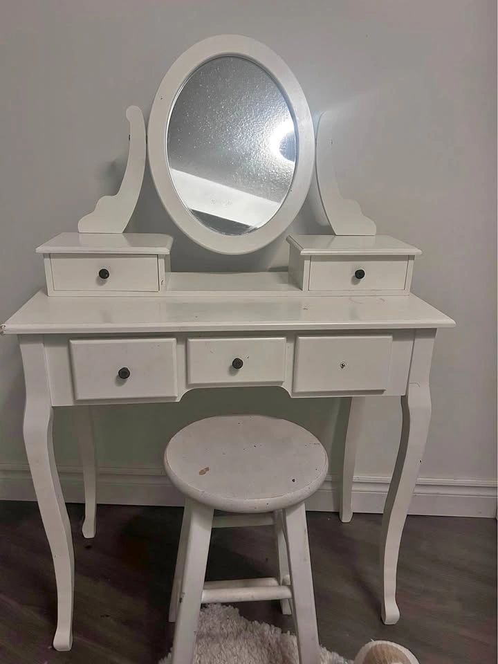 Makeup Vanity