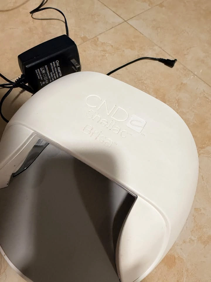 CND Shellac Brisa UV Nail Lamp - Professional Gel Curing Light - photo 2