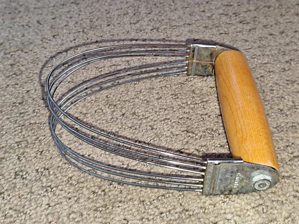 Small 4" Wire Pastry Blender Handheld Dough Mixer
