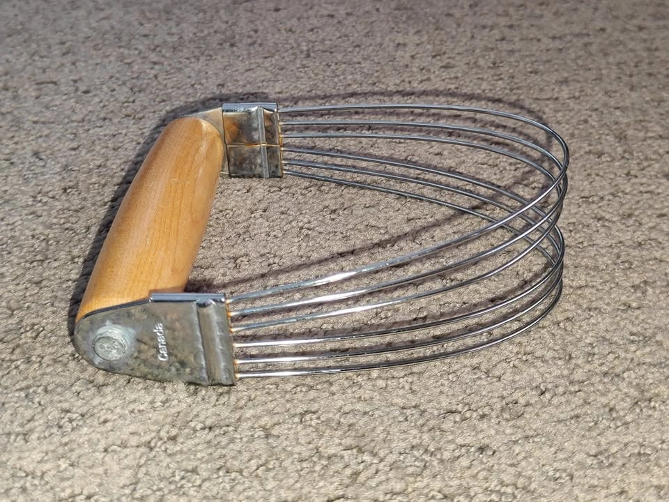 Small 4" Wire Pastry Blender Handheld Dough Mixer - photo 3