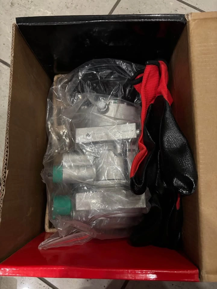 A/C Compressor - photo 5