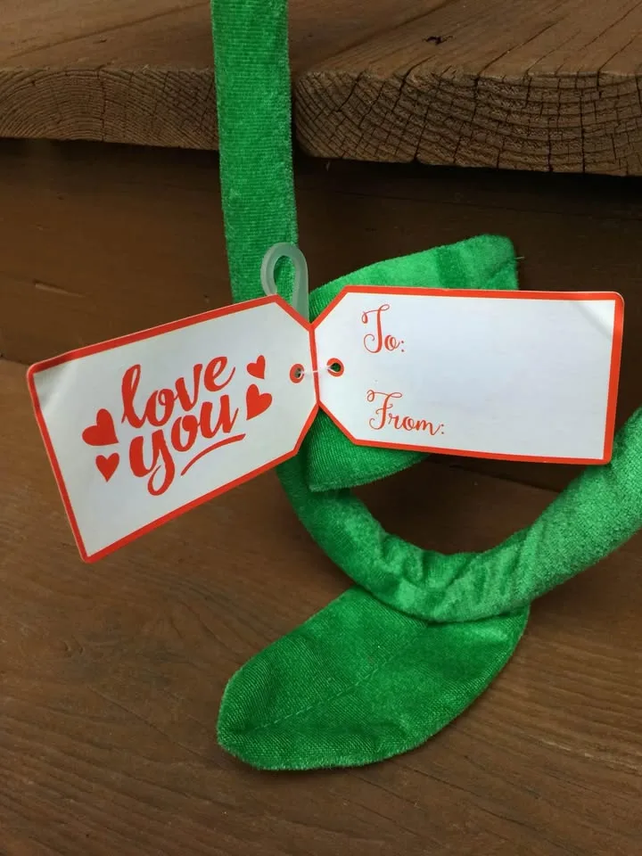 Giant 34” Bendable Plush Rose - Brand New With Tag image indicator(5)